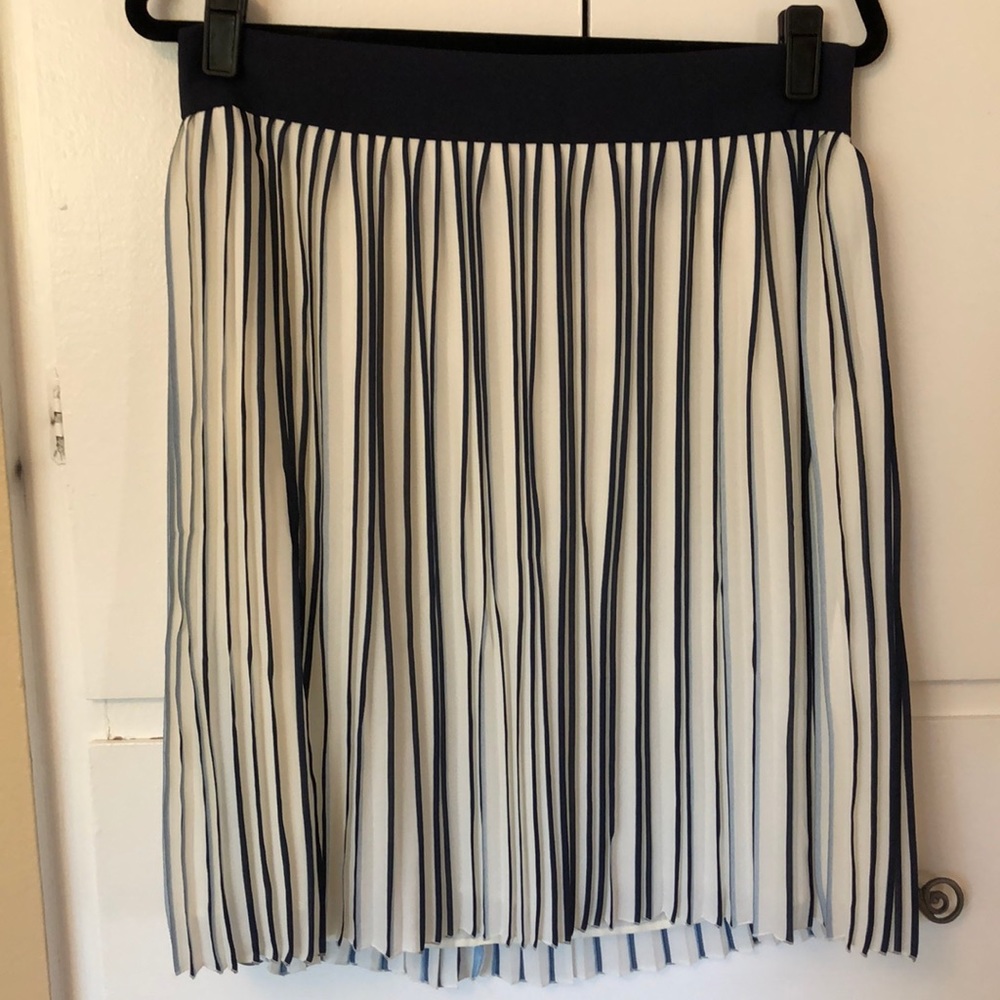 NWT J.Crew Lined Pleated Skirt Sz 10 - Picture 4 of 8